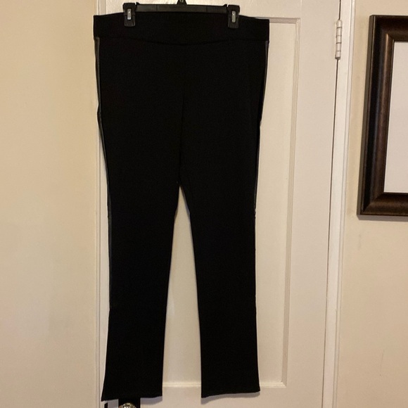 π 5/$20 π WHBM black leggings with faux leather side panels size large - Picture 2 of 16